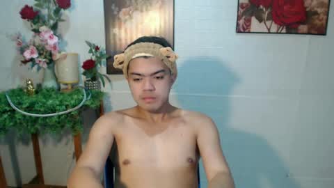Snapshot of _cumwithrussel chatting on 06.20.26 Russ online show from 06.20.26