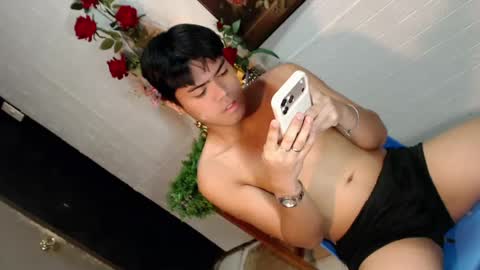 Snapshot of _cumwithrussel chatting on 07.29.26 Russ online show from 07.29.26