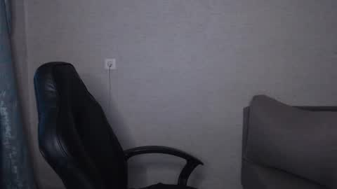 Snapshot of _damnbaby chatting on 12.14.25 _damnbaby online show from 12.14.25