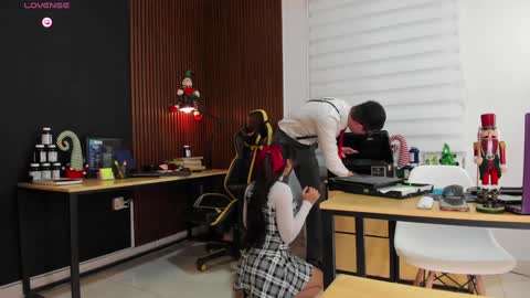 Snapshot of _danyland_ chatting on 12.19.24 WELCOME TO THE OFFICE online show from 12.19.24