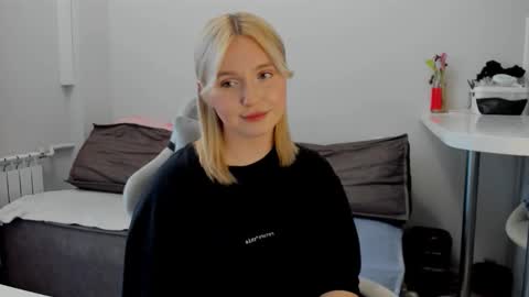 Snapshot of _dewpoint_ chatting on 09.13.25 Ri online show from 09.13.25