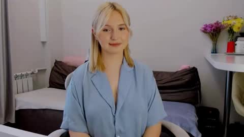 Snapshot of _dewpoint_ chatting on 09.14.25 Ri online show from 09.14.25