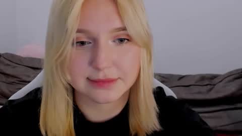 Snapshot of _dewpoint_ chatting on 09.16.25 Ri online show from 09.16.25