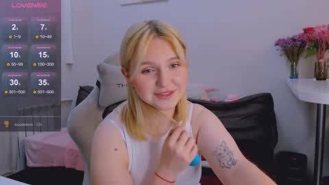 Snapshot of _dewpoint_ chatting on 09.17.25 Ri online show from 09.17.25