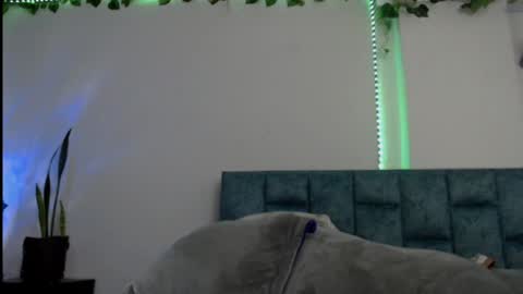 Snapshot of _donniia_ chatting on 01.23.25 Dannia online show from 01.23.25