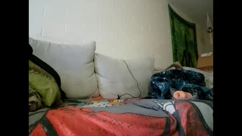 Snapshot of _drew__ chatting on 12.14.24 _drew__ online show from 12.14.24