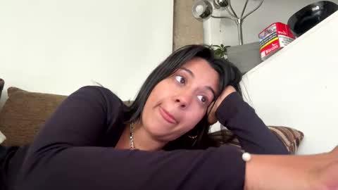 Snapshot of _elena_barra chatting on 04.15.26 elena barra online show from 04.15.26