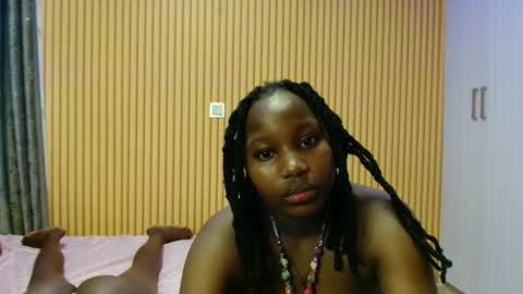 Snapshot of _elinah chatting on 11.29.25 Elinah online show from 11.29.25