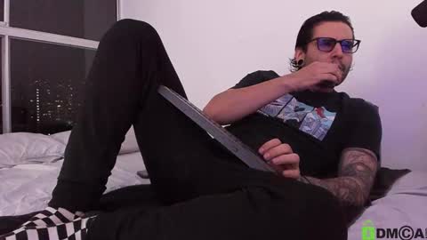  -         online show from 10.10.25