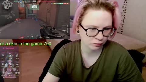 Snapshot of _elven_dreams__ chatting on 02.19.25 chloue and Gretta online show from 02.19.25