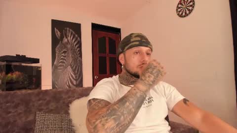 Snapshot of _emilio_escobar chatting on 06.14.26 Emilio online show from 06.14.26