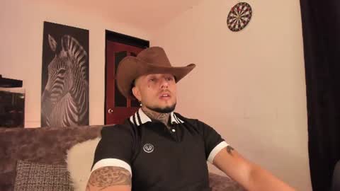 Snapshot of _emilio_escobar chatting on 06.18.26 Emilio online show from 06.18.26