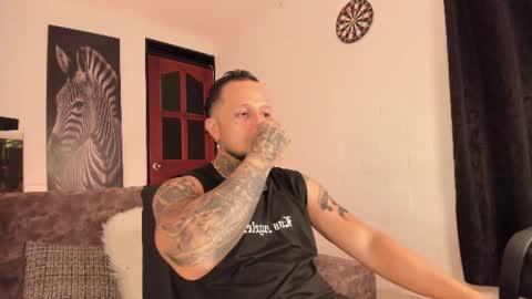 Snapshot of _emilio_escobar chatting on 06.19.26 Emilio online show from 06.19.26