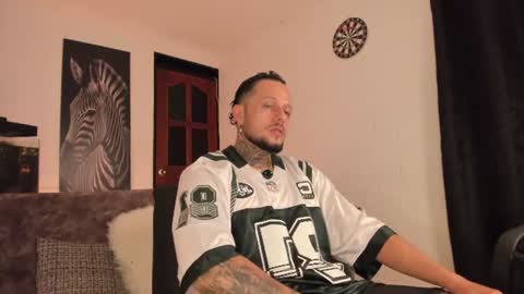 Snapshot of _emilio_escobar chatting on 06.26.26 Emilio online show from 06.26.26