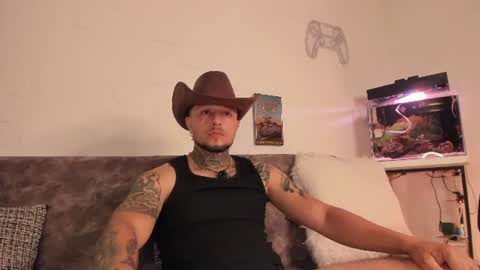 Snapshot of _emilio_escobar chatting on 07.12.26 Emilio online show from 07.12.26