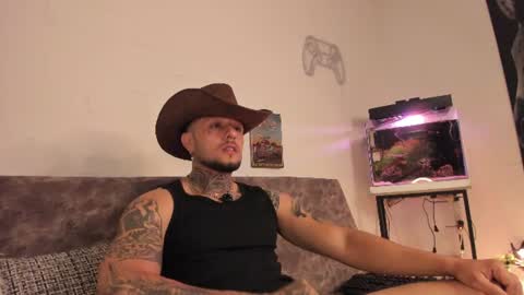 Snapshot of _emilio_escobar chatting on 07.16.26 Emilio online show from 07.16.26