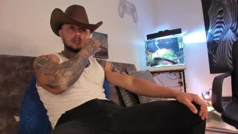 Snapshot of _emilio_escobar chatting on 07.21.26 Emilio online show from 07.21.26