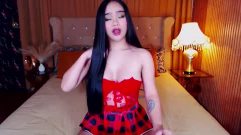 _empressvalerie_ online show from 11.17.25