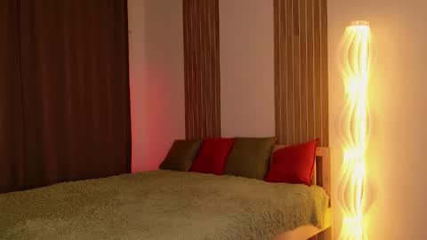 _esmeraldiyaa_ online show from 12.03.25