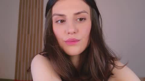 _esmeraldiyaa_ online show from 03.04.26