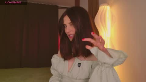 _esmeraldiyaa_ online show from 04.17.26