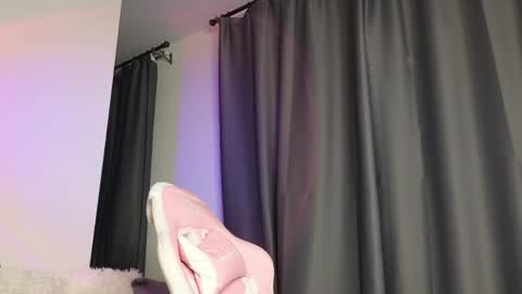 Snapshot of _eva_queen chatting on 04.15.26 Eva online show from 04.15.26