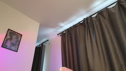 Snapshot of _eva_queen chatting on 06.26.26 Eva online show from 06.26.26
