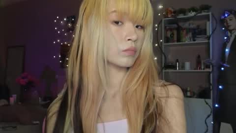 EveEva online show from 11.26.25