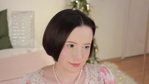 Snapshot of _female_essence_ chatting on 12.31.24 Essie online show from 12.31.24