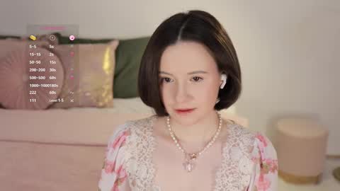 Snapshot of _female_essence_ chatting on 02.26.25 Essie online show from 02.26.25