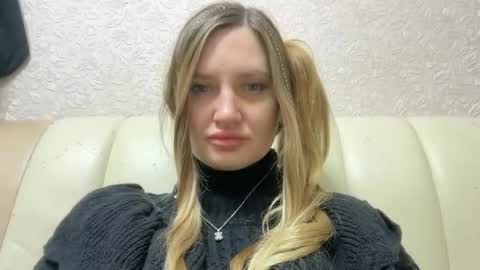 Snapshot of _florinika_ chatting on 01.14.26 Flora online show from 01.14.26