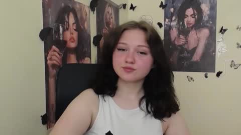 Snapshot of _foxy_lady chatting on 05.06.26 Alice online show from 05.06.26