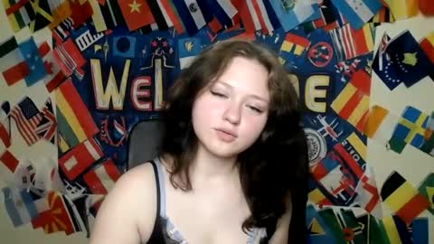 Snapshot of _foxy_lady chatting on 06.26.26 Alice online show from 06.26.26
