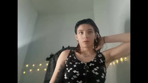 Snapshot of _genesid_dixton chatting on 01.12.25 Mia-foster online show from 01.12.25