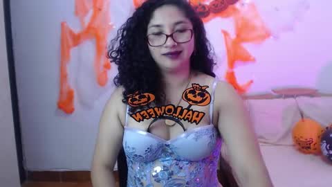 Gia Independent model online show from 10.15.25