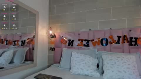 Snapshot of _gia_rose chatting on 10.17.25 _gia_rose online show from 10.17.25