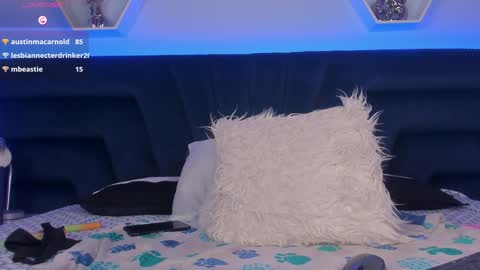 Snapshot of _giarose chatting on 02.05.25 Gia Rose online show from 02.05.25