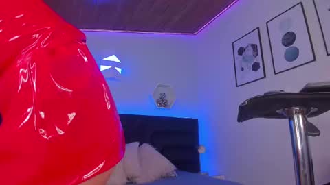 Snapshot of _giarose chatting on 02.22.25 Gia Rose online show from 02.22.25