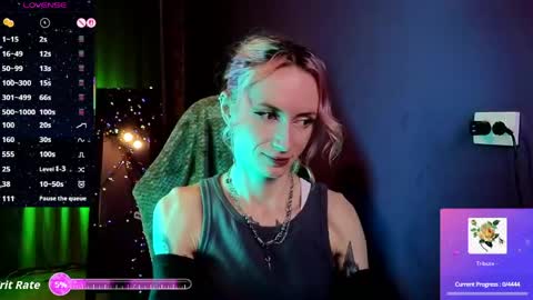 Snapshot of _helencarter chatting on 05.12.26 Helen Carter 3 Next stream 2330 MSC online show from 05.12.26