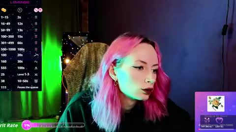 Snapshot of _helencarter chatting on 05.26.26 Helen Carter 3 Next stream 2330 MSC online show from 05.26.26