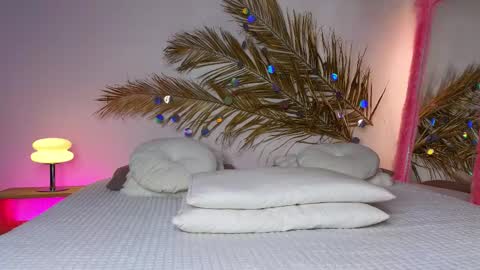 Holly online show from 02.17.25