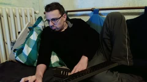 Manuel online show from 12.08.24