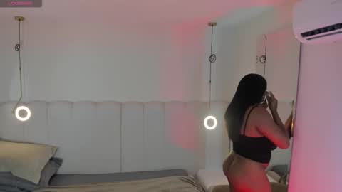 Darlis  online show from 11.17.25