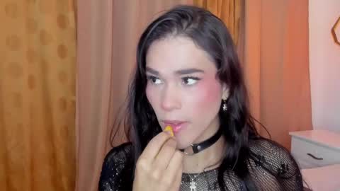 ISABELLA online show from 06.05.26