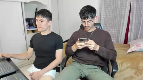 Snapshot of _jamesboy chatting on 10.13.25 James online show from 10.13.25