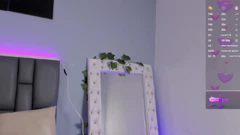 Snapshot of _jasmine_blush chatting on 10.18.25 Jasmine online show from 10.18.25