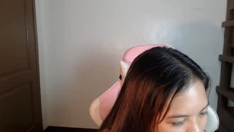 Snapshot of _jennn chatting on 05.15.26 Jen online show from 05.15.26