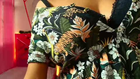 Snapshot of _jessi69_ chatting on 12.12.24 Jesica online show from 12.12.24