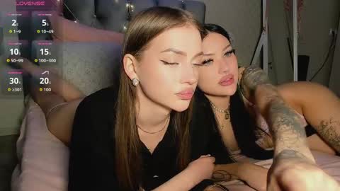 Snapshot of _jesslei_ chatting on 05.13.26 Jess blond and Leila brunette online show from 05.13.26