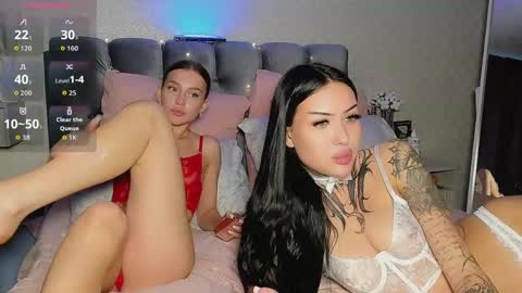 Snapshot of _jesslei_ chatting on 06.03.26 Jess blond and Leila brunette online show from 06.03.26